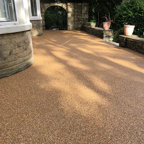 gallery-yorkshire-resin-exteriors-brindle-driveway-and-pathway-leeds-resin-drive