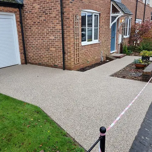 gallery-yorkshire-resin-exteriors-footpath-and-driveway