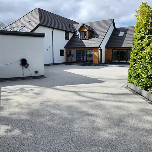 gallery-yorkshire-resin-exteriors-moonshadow-resin-driveway-leeds